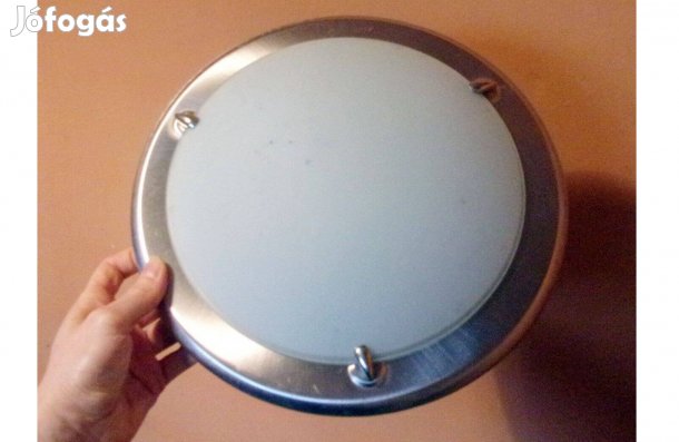 Mennyezeti lámpa UFO lámpa Újpest központ közelében