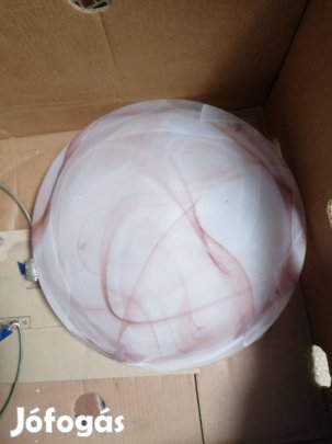 Mennyezeti lámpák különböző méretben, formában