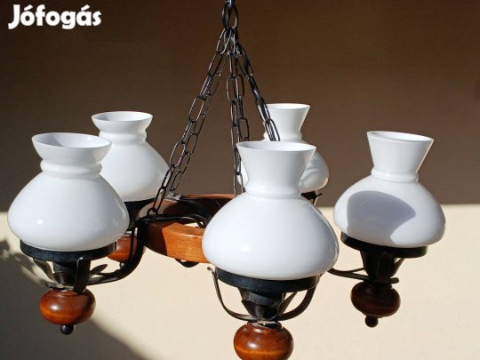 Mennyezetlámpa és falikarok