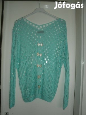 Menta zöld lukacsos pulcsi hátulján masnikkal Mell:120,