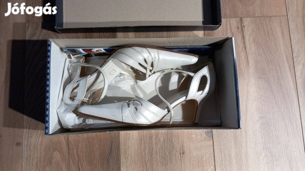 Menyasszonyi cipő fehér bőr 37-es magassarkú