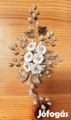 Menyasszonyi fejdísz/hajfésű