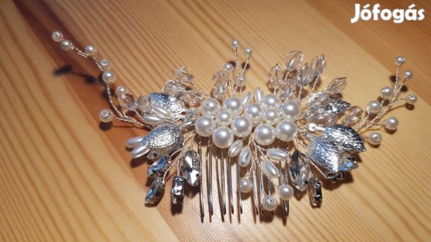 Menyasszonyi hajdísz, hajfésű