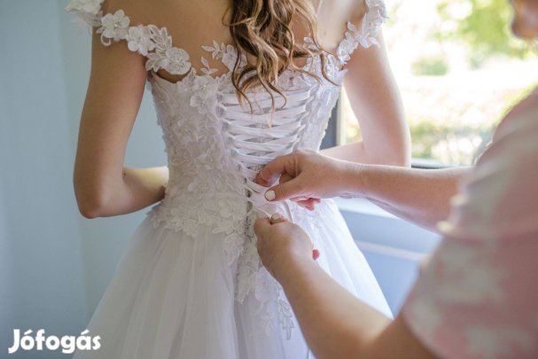 Menyasszonyi ruha