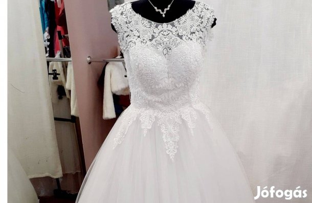 Menyasszonyi ruha Molett