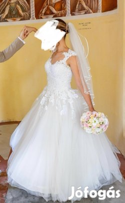 Menyasszonyi ruha Royal szalon
