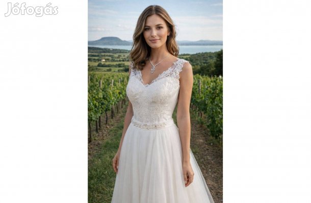 Menyasszonyi ruha, flitteres csipke és tüll, finom könnyű anyagból