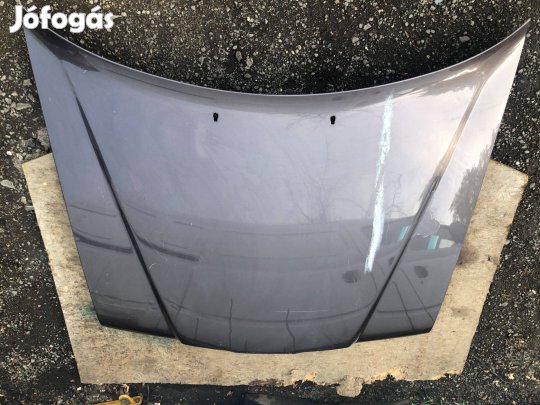 Mercedes 124 motorháztető szigetelése már nincs meg