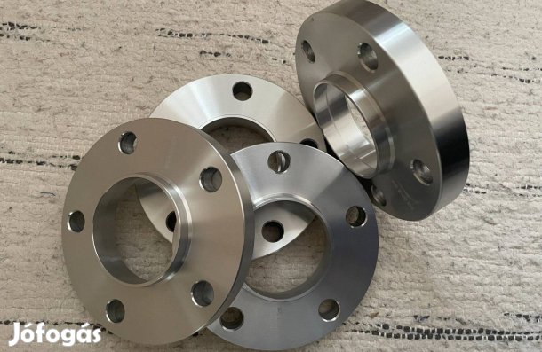 Mercedes 5/112 66,6 új nyomtávszélesítő csavarokkal együtt 2db