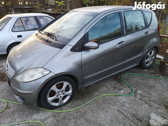 Mercedes A w169 Avantgarde karoszériaelemek sok kimaradt alkatrész!!