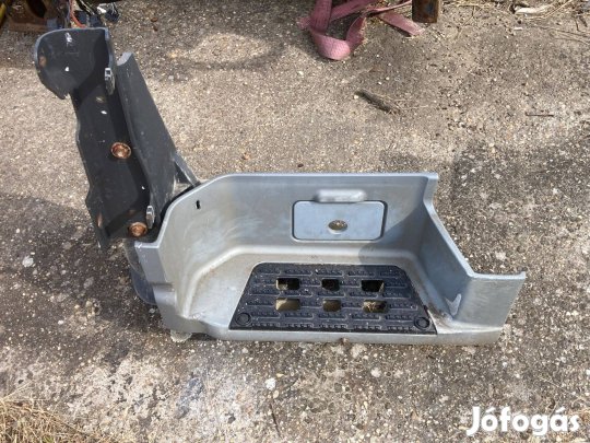 Mercedes Actros fellépő lépcső eladó!