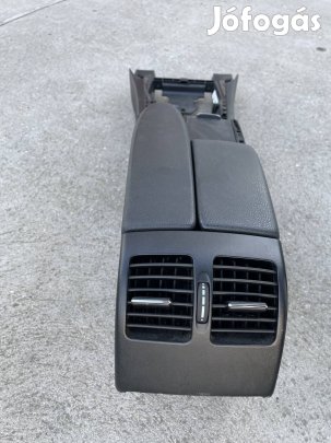 Mercedes Benz 204 középkonzol boks