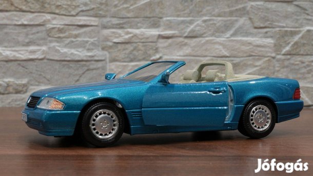 Mercedes-Benz 500 SL Cabriolet 1/24 Guiloy