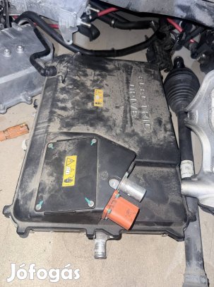 Mercedes Benz A2423403801 akkumlátor töltő egység