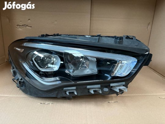 Mercedes Benz Cla jobb első fényszóró