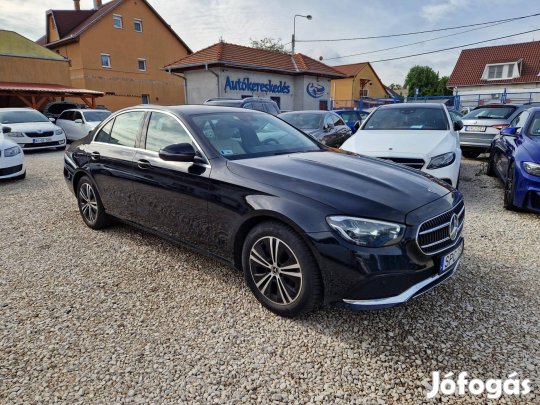 Mercedes-Benz E 200 4Matic 9G-Tronic Mild hybri...