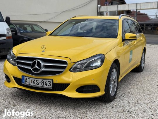 Mercedes-Benz E 200 Bluetec T Avantgarde (Autom...