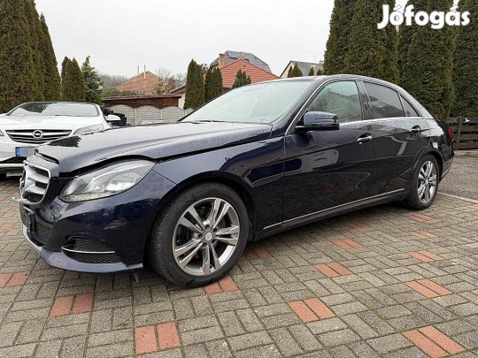 Mercedes-Benz E 300 Bluetec Hybrid Avantgarde (...