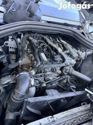 Mercedes Benz W166 ML 250 CDI OM651950 bontás