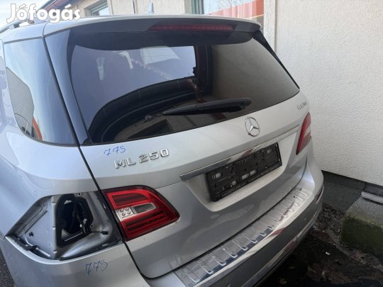 Mercedes Benz W166 ML csomagtérajtó