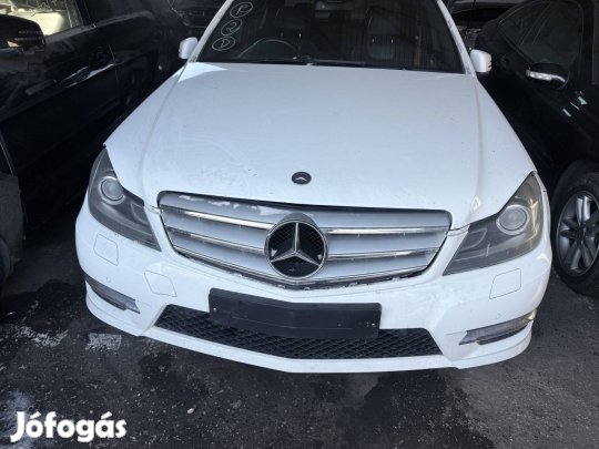 Mercedes Benz W204 C facelift komplett csavaros eleje