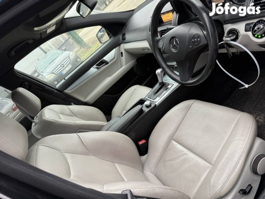 Mercedes Benz W204 C világos belső