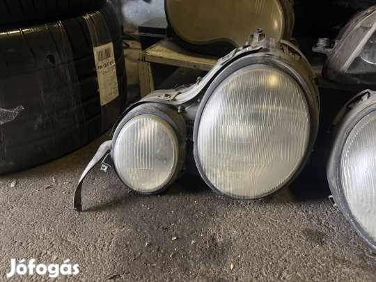 Mercedes Benz W210 E bal első fényszóró