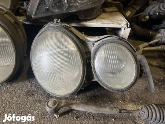 Mercedes Benz W210 E jobb első fényszóró