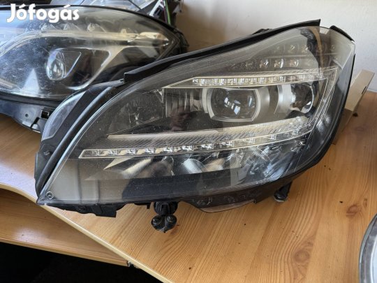 Mercedes Benz W218 CLS bal első fényszóró
