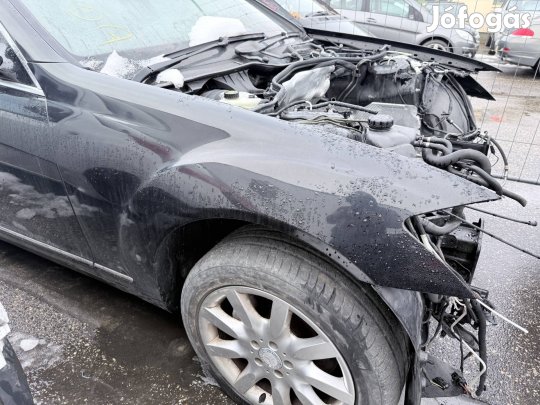 Mercedes Benz W221 S jobb első fekete sárvédő