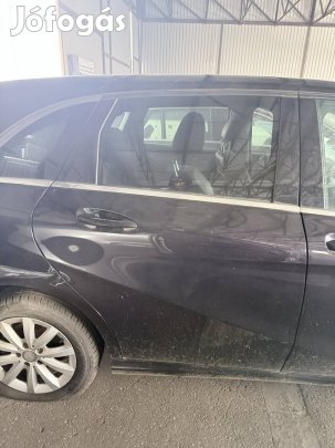 Mercedes Benz W246 B jobb hátsó ajtó 592 színkód