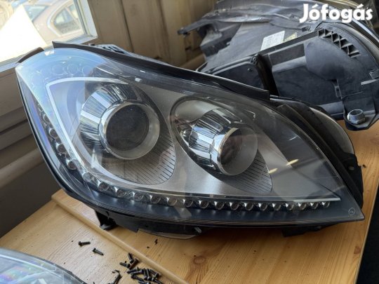 Mercedes Benz w218 CLS jobb első fényszóró