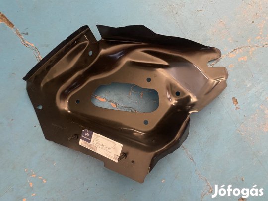 Mercedes C-Class W205 jobb hátsó lámpabetét A2056307602 eladó