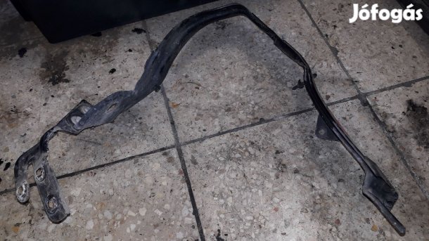 Mercedes C W203 Jobb Első Lámpa Tartó Konzol