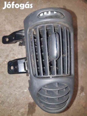 Mercedes C W203 Jobb Első Szellőző