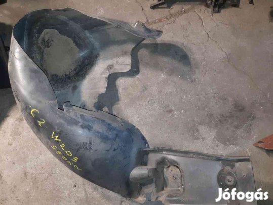 Mercedes C W203 Jobb Hátsó Dobbetét