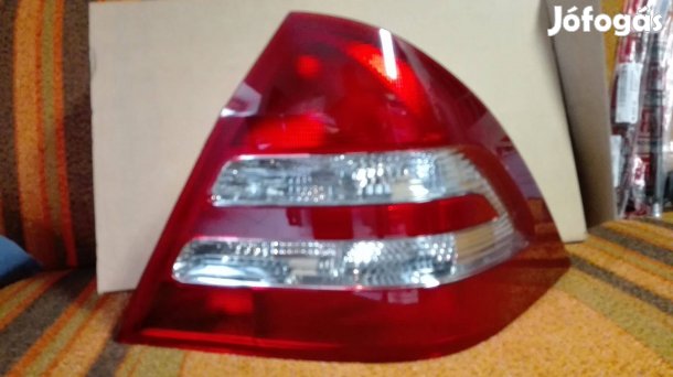 Mercedes C hátsólámpa jobb