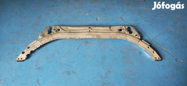 Mercedes C-osztály (W205) jobb első hűtőkeret / fényszóró tartó -
