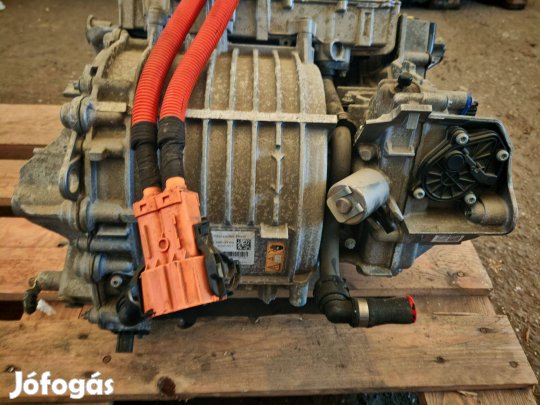 Mercedes EQA 300, 350 4Matic villanymotor (használt) A2433408902