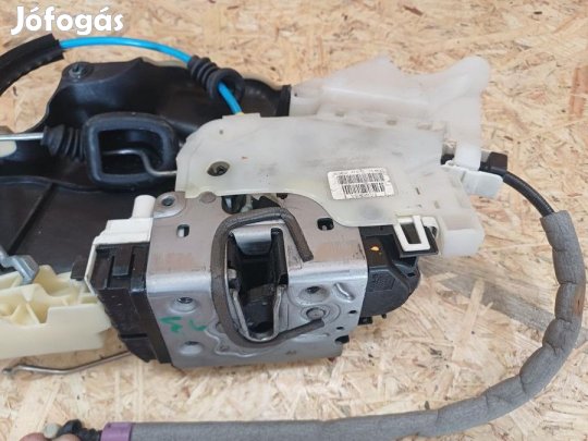 Mercedes E Class W212 (2009-2016) Bal Első Ajtó Központizár