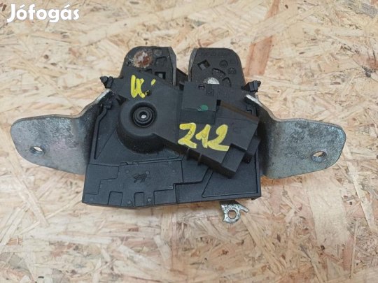 Mercedes E Class W212 (2009-2016) Csomagtérajtó Zár