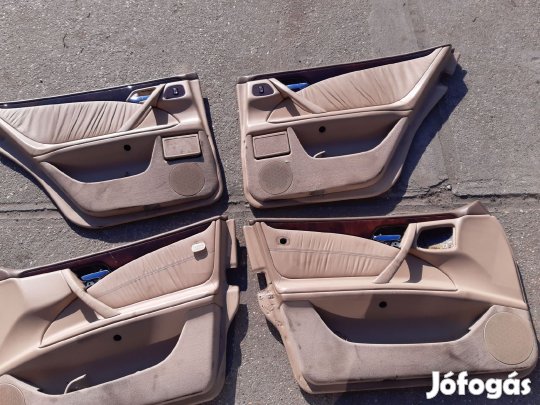 Mercedes E W210 Ajtókárpit Garnitúra