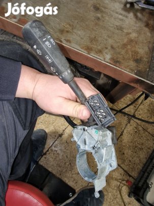 Mercedes E W210 Bajuszkapcsoló