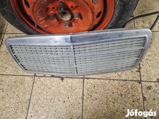 Mercedes E W210 Hűtőrács