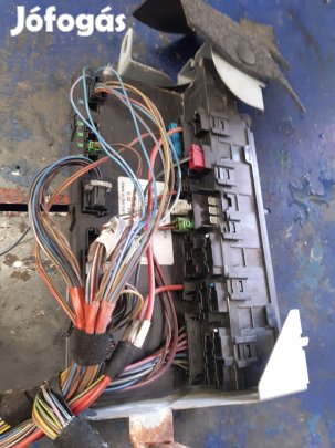 Mercedes E W211 Biztosítéktábla / Relé Tábla