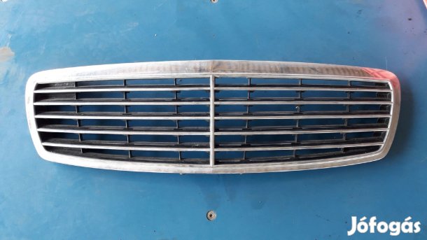 Mercedes E W211 Hűtőrács