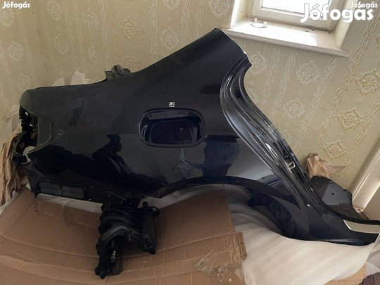 Mercedes E W213 jobb hátsó negyed eladó posta megoldható