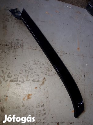 Mercedes ML 350 Jobb Első Lámpa Alatti Burkolat