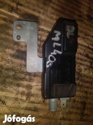 Mercedes ML 400 Rádió Erősítő