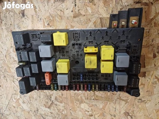 Mercedes ML W163 (1998-2005) 2.7Cdi Motortér Biztosíték Tábla